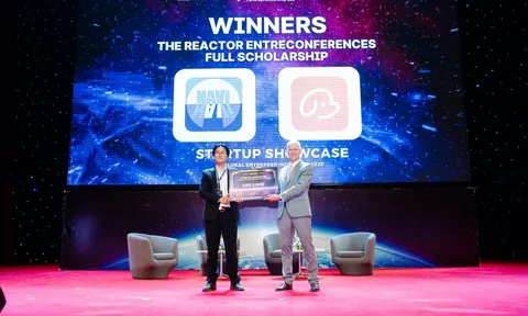 Nhóm sinh viên với startup AI “3 in 1”